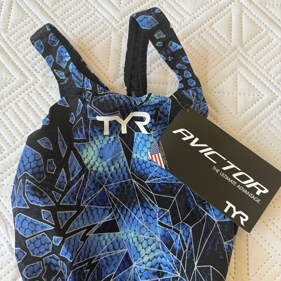 TYR Women's Avictor Venom Open Back Swimsuit Size Size 29 - Picture 7 of 9